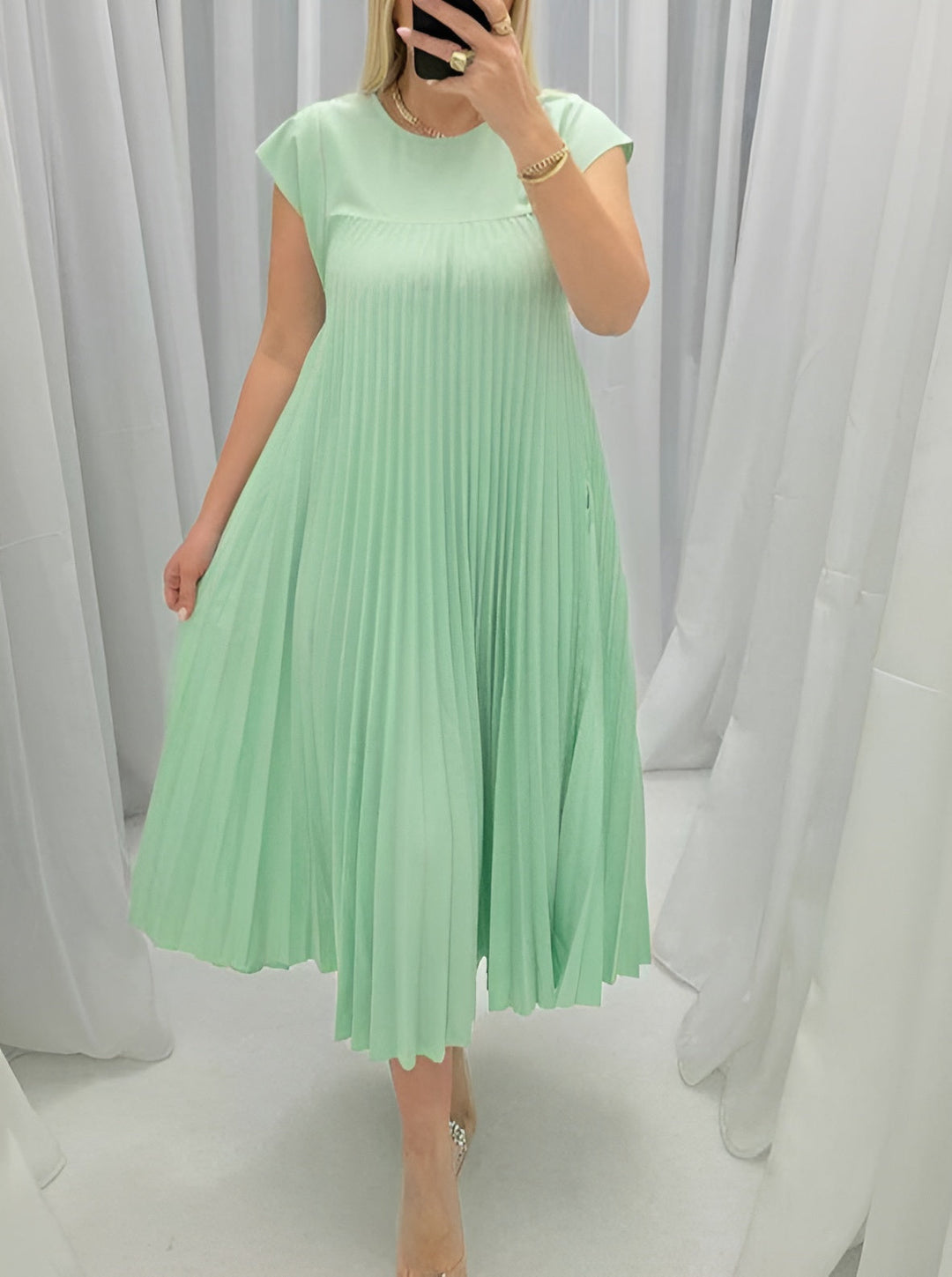 Simone | Gaun plise ringan dan elegan